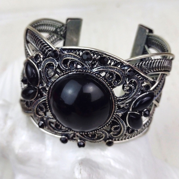 Edgy Victorian Jewelry - ♥️BundleOnly❤️ Black Faux Stone Braided Silver Tone Edgy  Ornate Cuff Bracelet